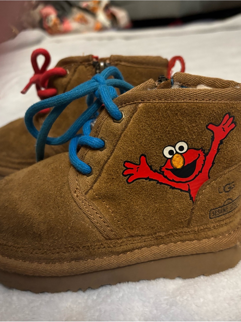 UGG Kids Brown Suede Boots with Red and Blue Laces - Picture 5 of 9
